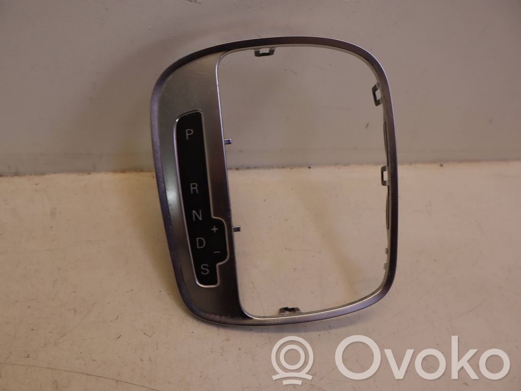 Audi Q3 8U Contour de levier de vitesses 