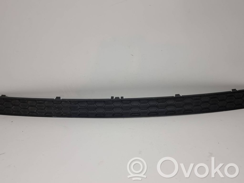 BMW X5 E70 Apakšējā bampera daļa 
