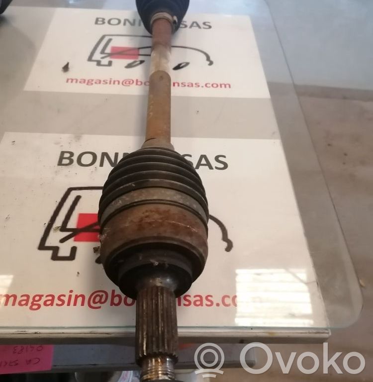 Półoś przednia   8201055669,27401825,27673,VDMS18