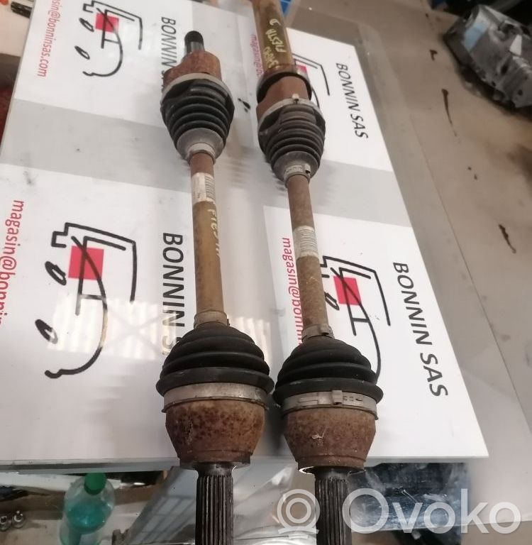Ford Fiesta Półoś przednia 