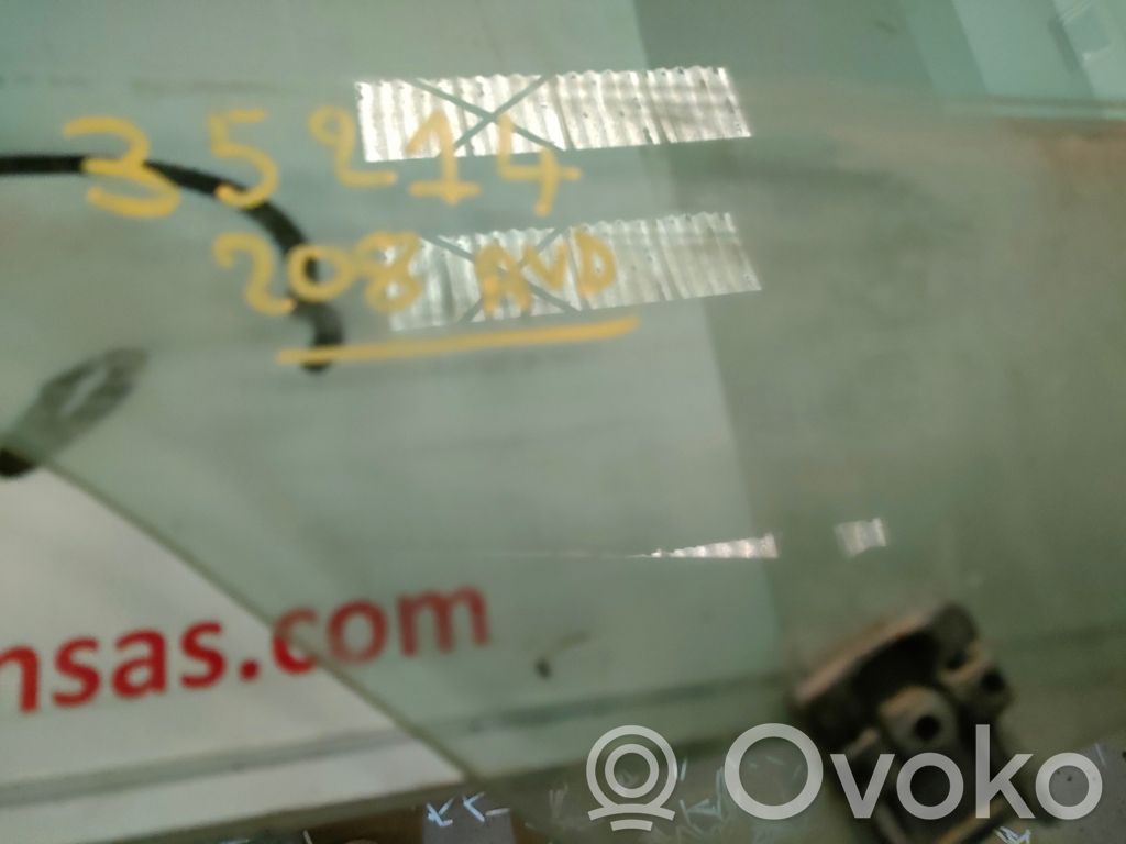 Peugeot 208 I Galinis šoninis kėbulo stiklas 