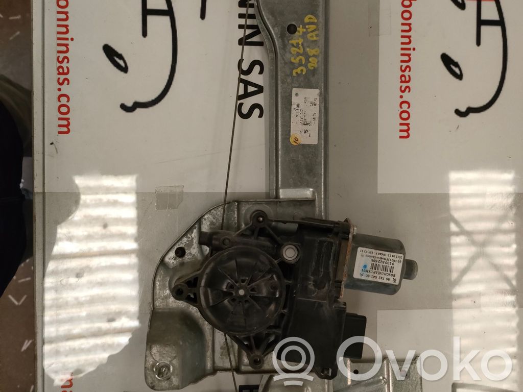 Peugeot 208 I Priekinio el. lango pakėlimo mechanizmo komplektas 