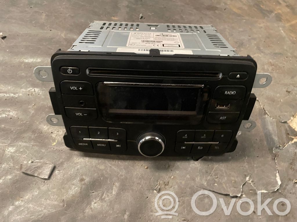 Dacia Lodgy Radio/CD/DVD/GPS head unit 