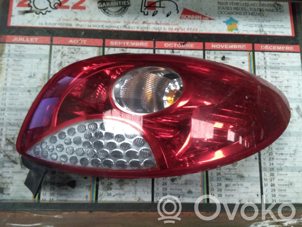 Peugeot 206 Lampă spate în caroserie 