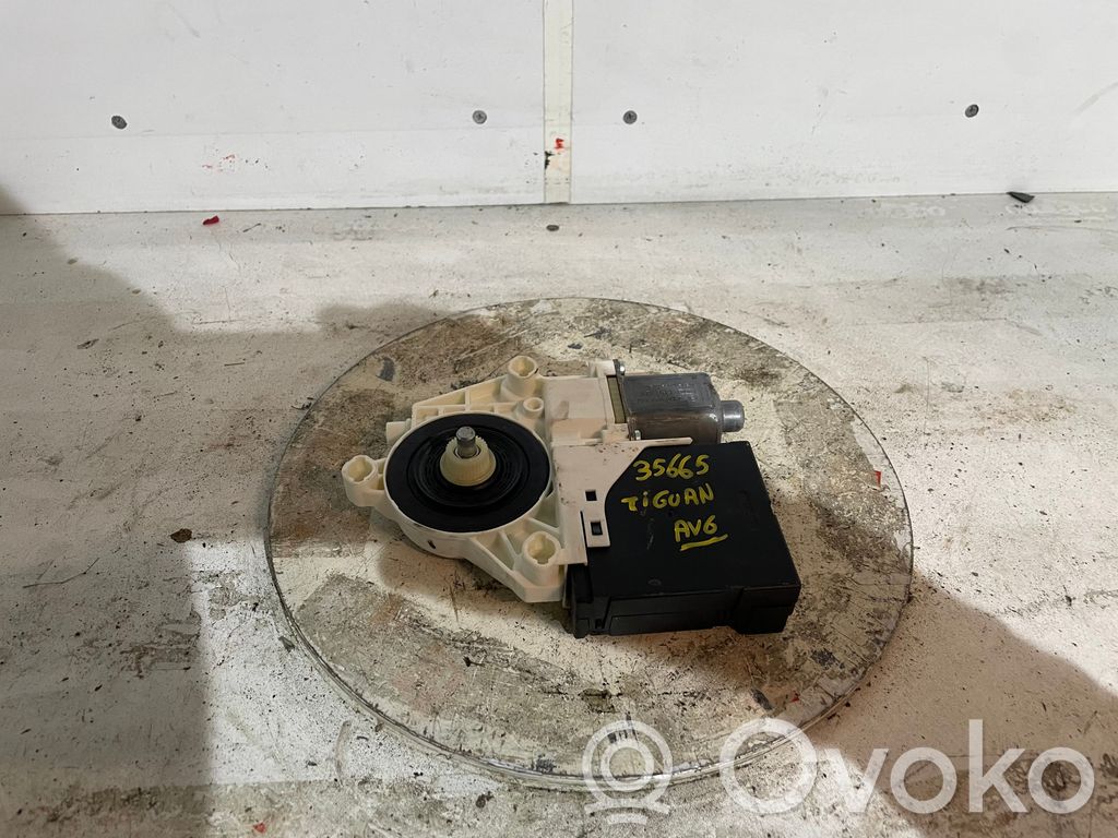 Elektryczny podnośnik szyby drzwi przednich   5N0959701EZ05,27407083,35665,VDMS18