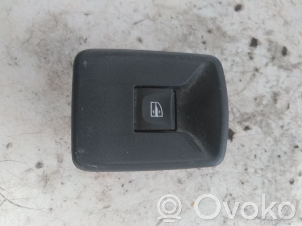 Dacia Sandero II Electric window control switch 