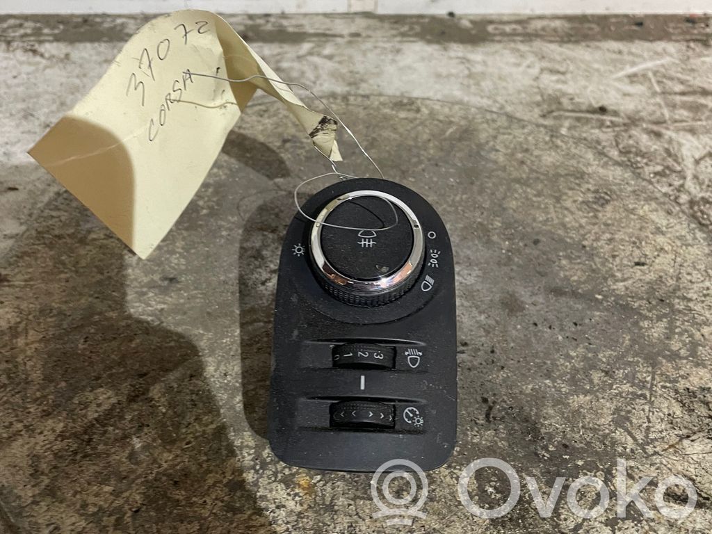 Manetka / Przełącznik kierunkowskazów   13191079,27411064,37072,VDMS18