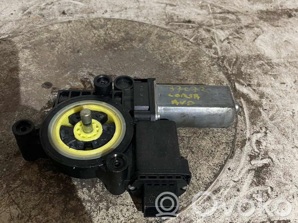 Opel Corsa D Elektryczny podnośnik szyby drzwi przednich 