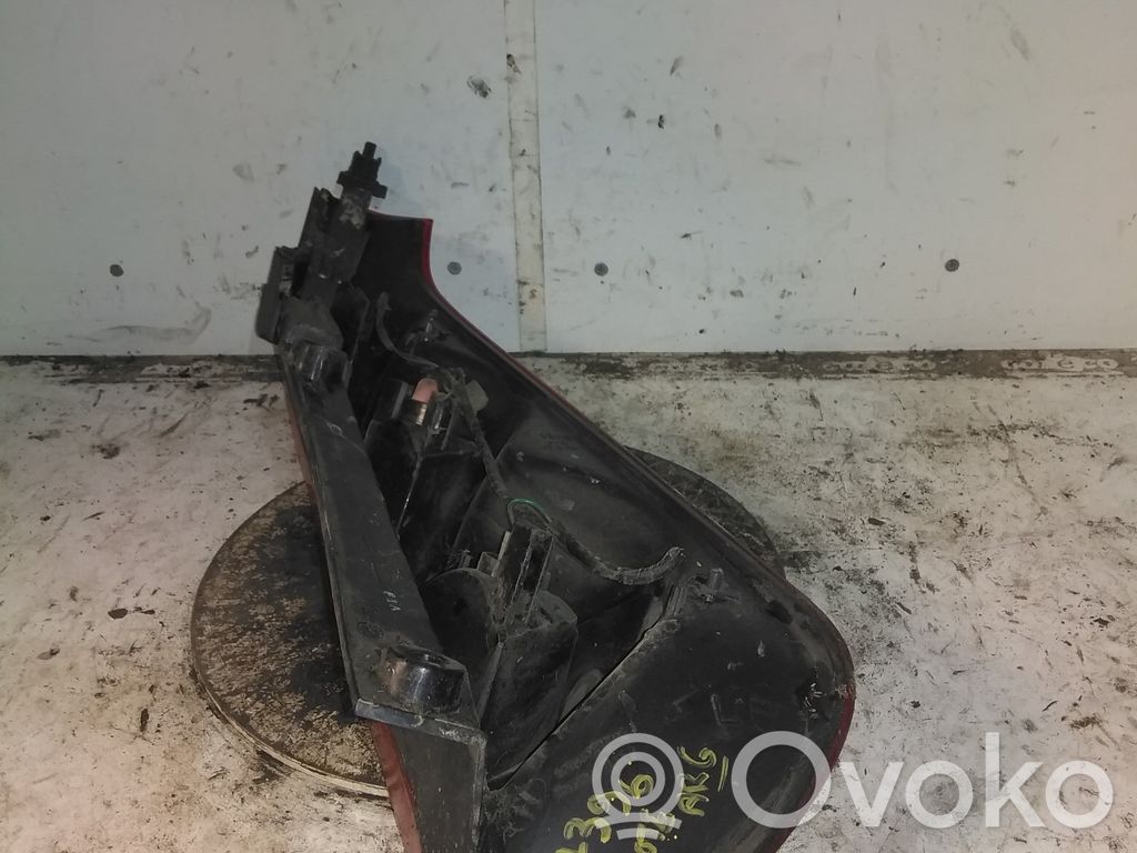 Nissan Note (E11) Lampă spate în caroserie 
