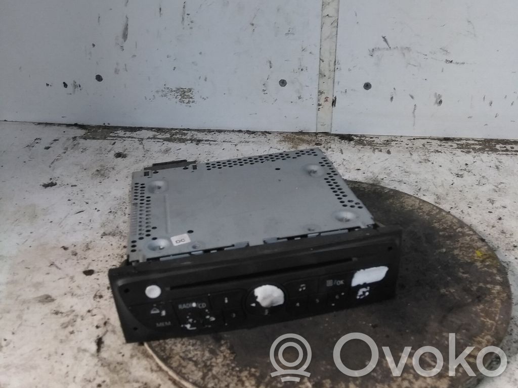 Renault Clio III Radio/CD/DVD/GPS head unit 