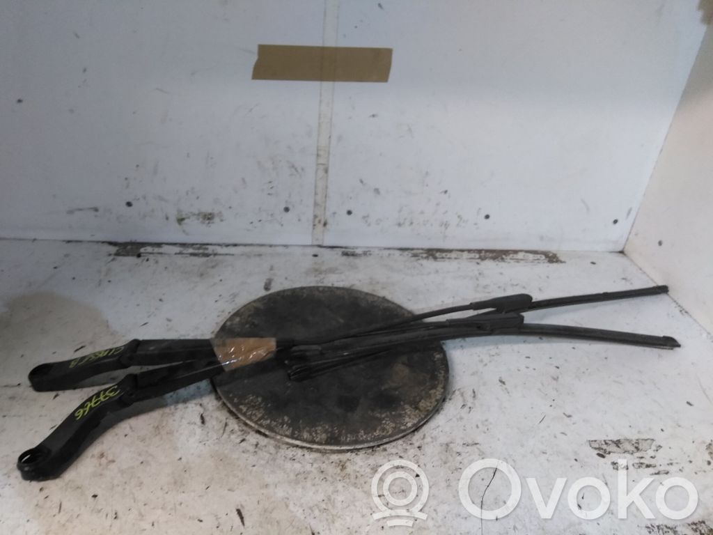 Mercedes-Benz B W245 Ramię wycieraczki szyby przedniej / czołowej 