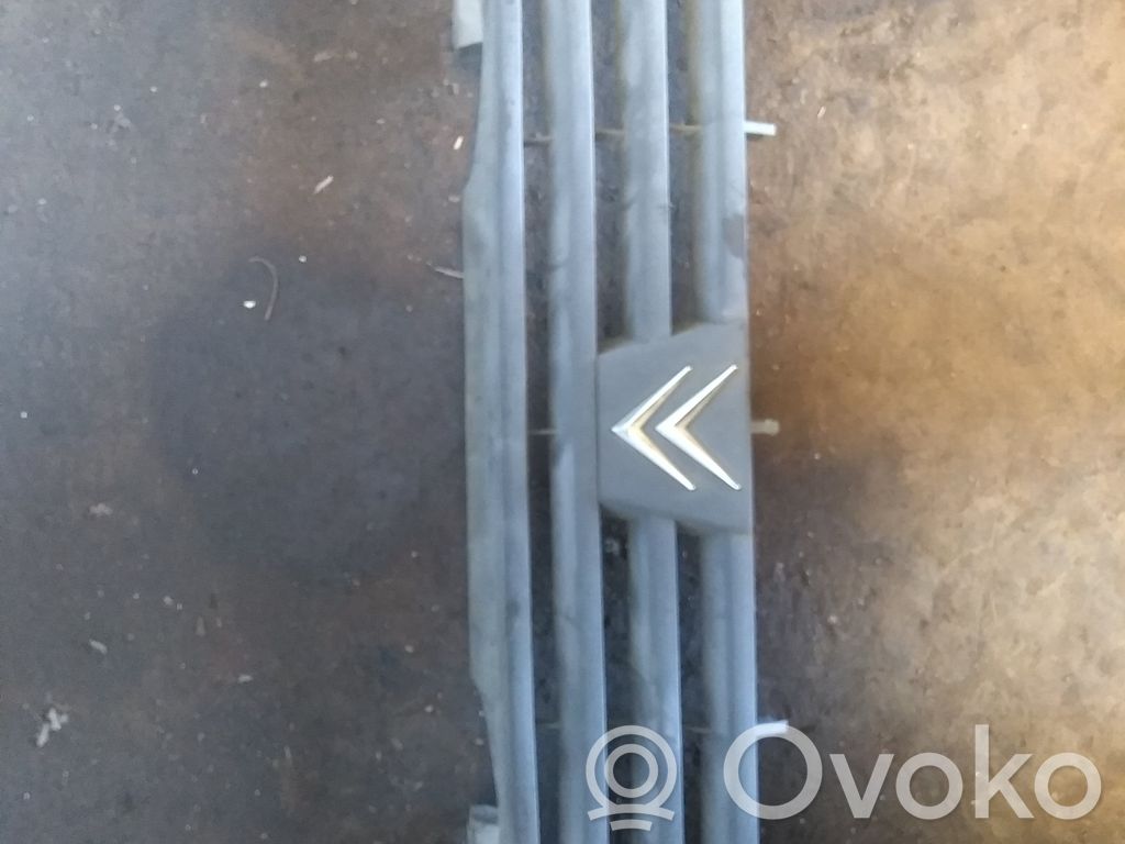 Citroen C15 Maskownica / Grill / Atrapa górna chłodnicy 