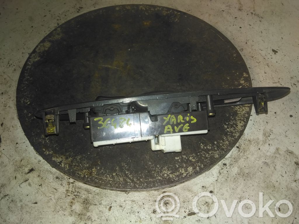Toyota Yaris Przyciski szyb 