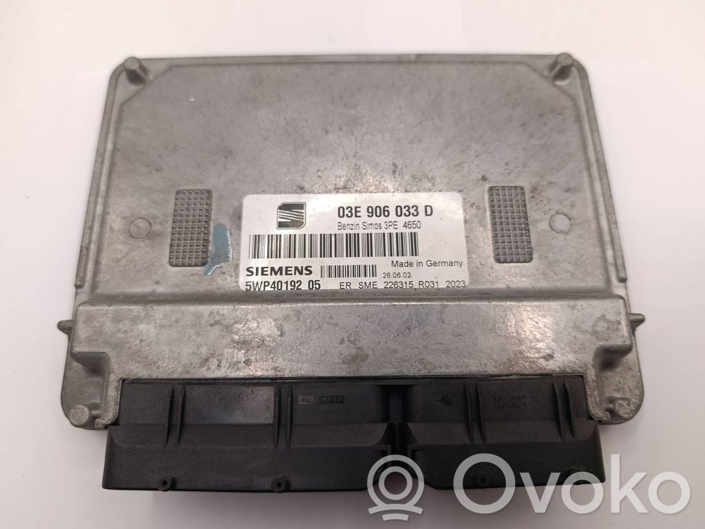 Sterownik / Moduł ECU   03E906033D,3PE4650,5WP40192