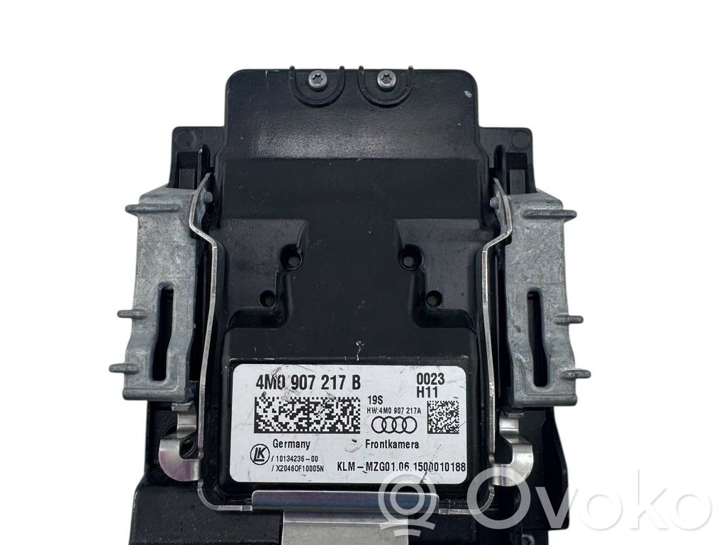 Audi Q7 4M Windshield/windscreen camera 