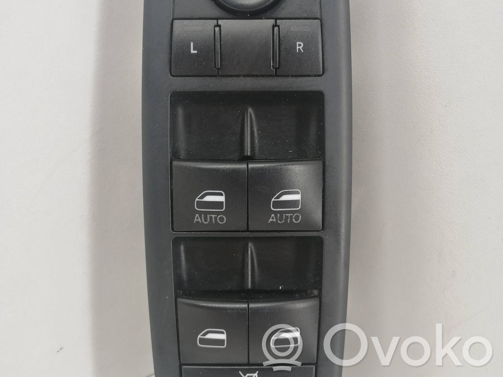 Chrysler Pacifica Electric window control switch 