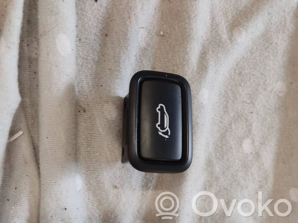 Hyundai Tucson TL Tailgate opening switch 