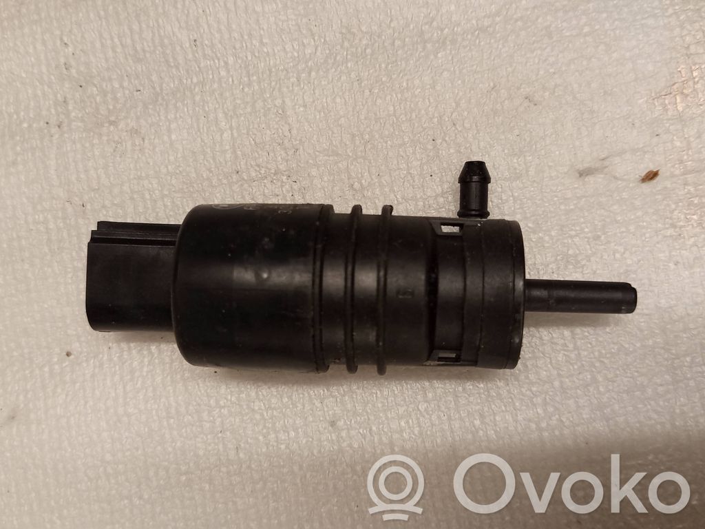 Windscreen/windshield washer pump   6934160,10833217