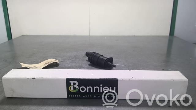 Renault Safrane Windscreen/windshield washer pump 