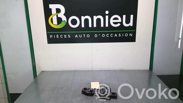 Opel Corsa B Porte ampoule de feu arrière 