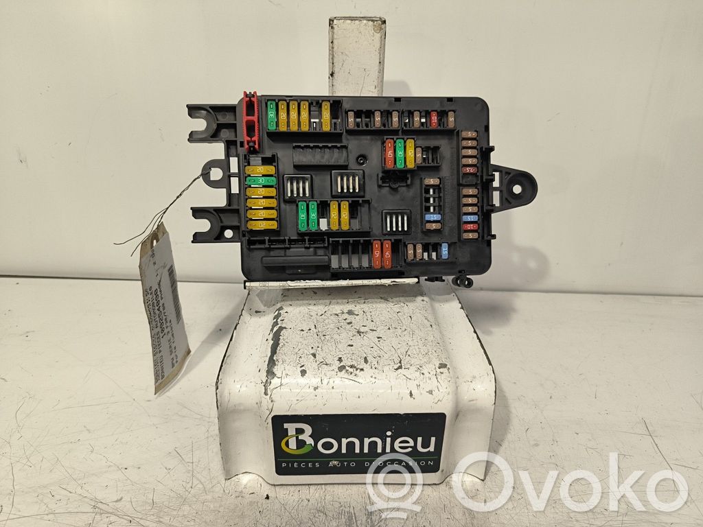BMW 3 F30 F35 F31 Fuse module 