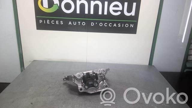 Peugeot 2008 II Engine mount bracket 