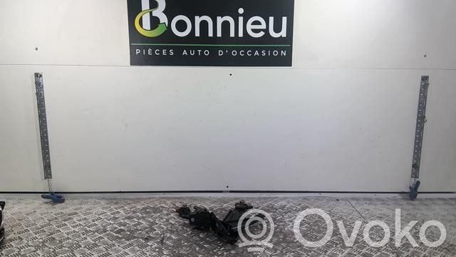 Peugeot Rifter Sliding door bottom rail 