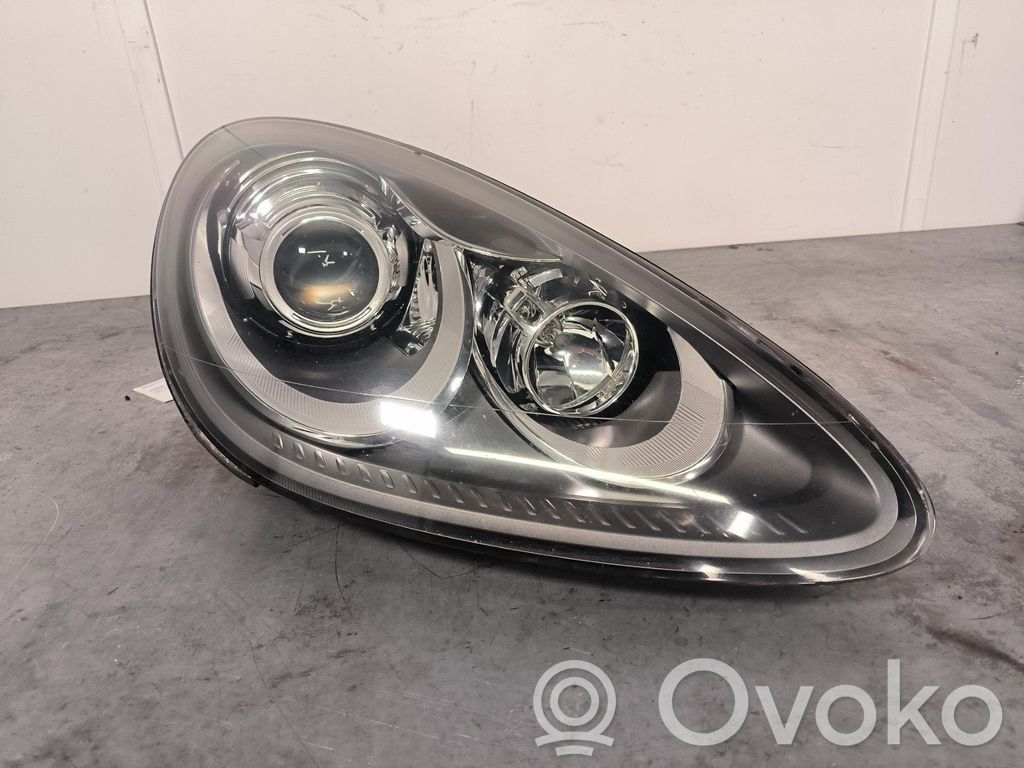 Porsche Cayenne (92A) Lampa przednia 
