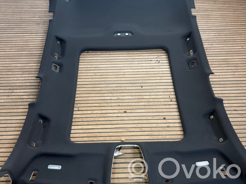 Audi e-tron Headlining 