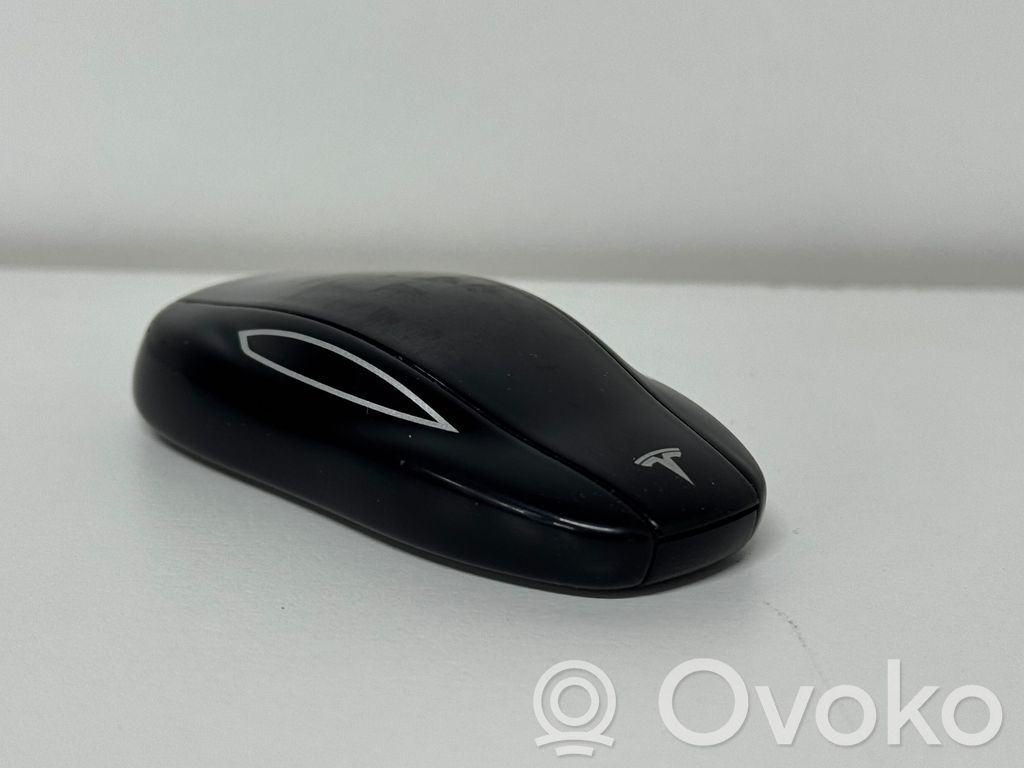 Tesla Model S Plaid Virta-avain/kortti 