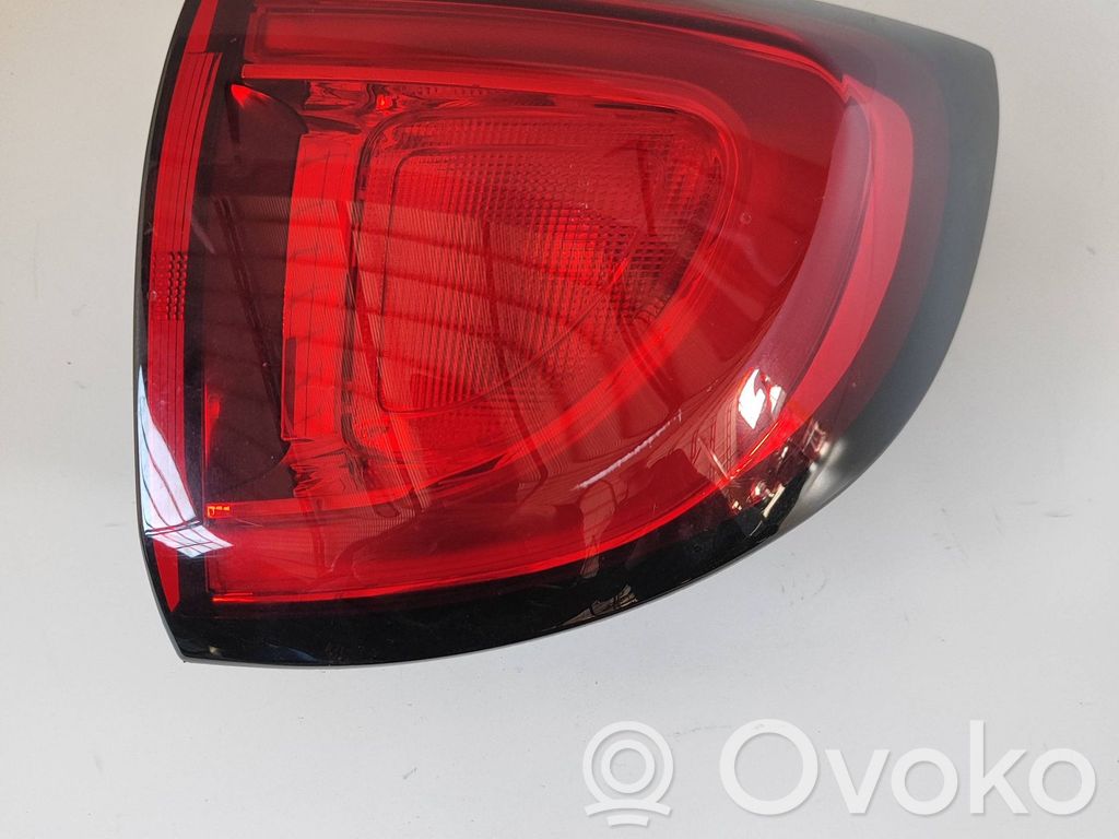 Chrysler Pacifica Rear/tail lights 