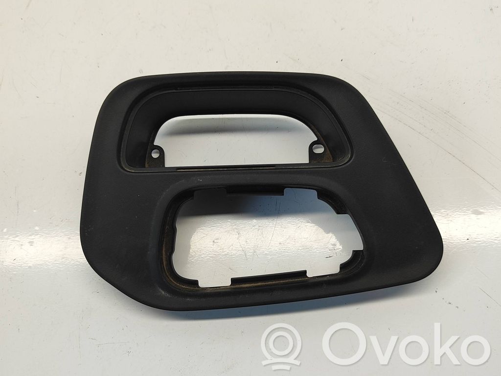 Dodge Challenger Pavarų perjungimo svirties apdaila (plastikinė) 
