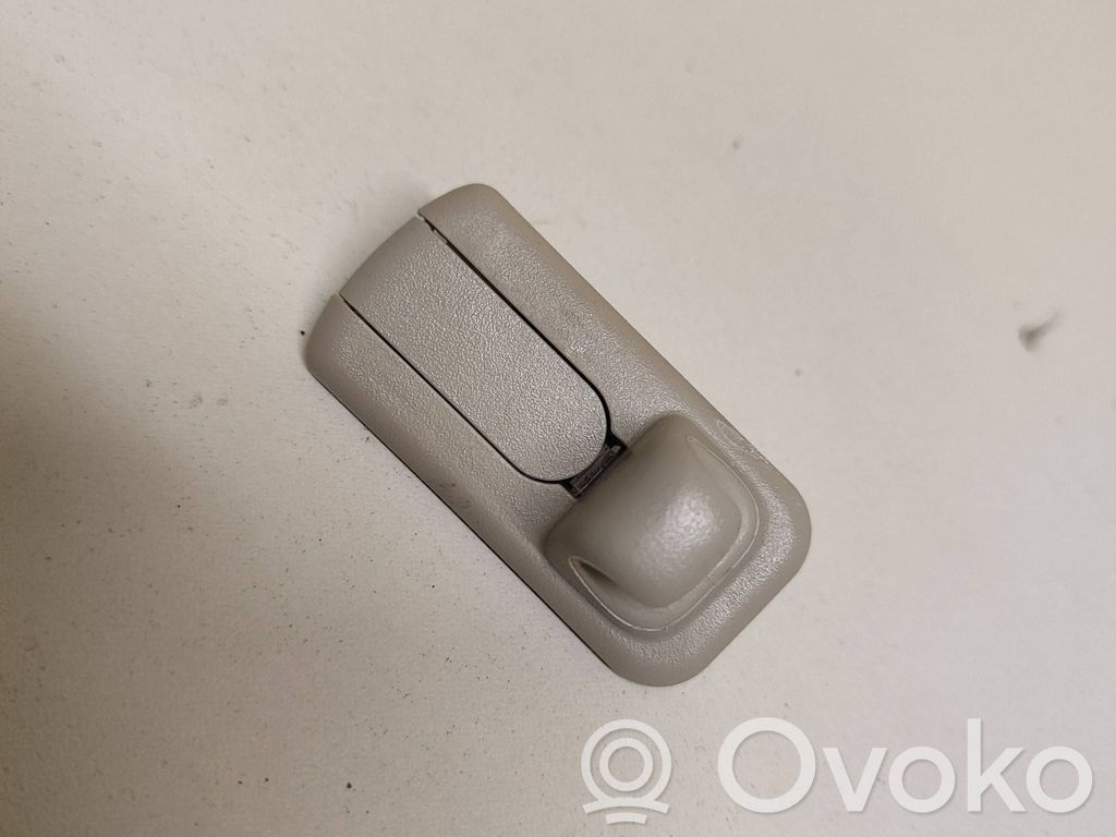 Sun visor clip/hook/bracket   6LZ96TRMAA