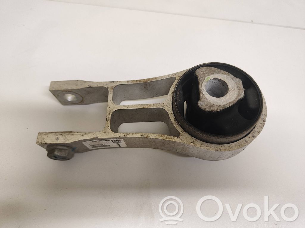 Chrysler Pacifica Engine mount bracket 