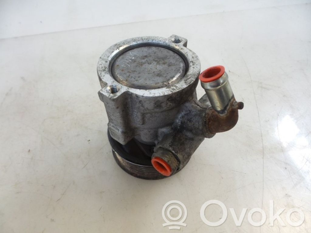 Iveco Daily 4th gen Ohjaustehostimen pumppu 