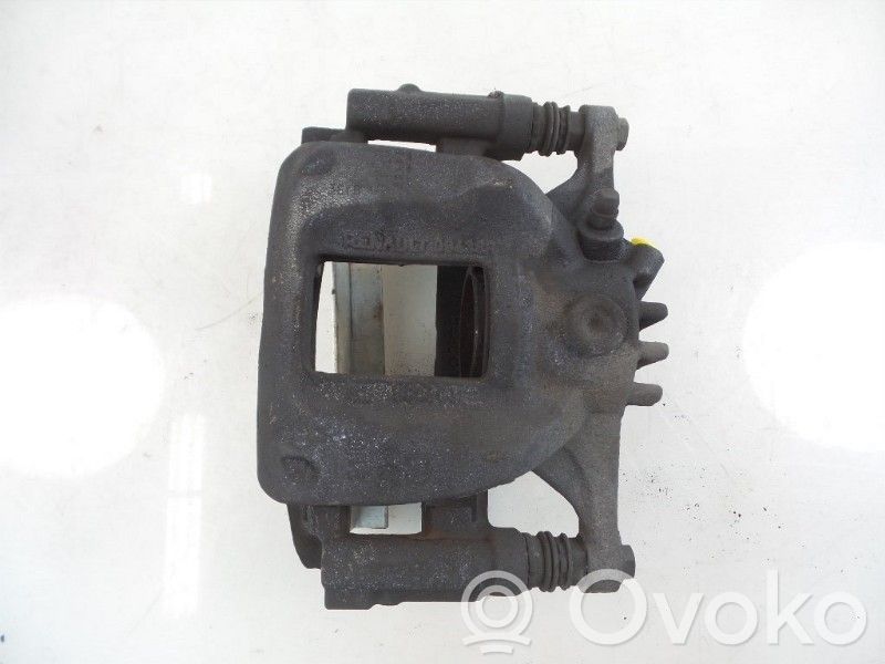 Opel Vivaro Zacisk hamulcowy przedni 