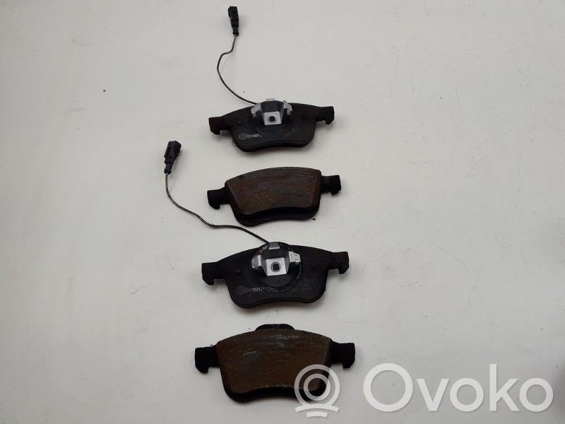 Brake pads (front)