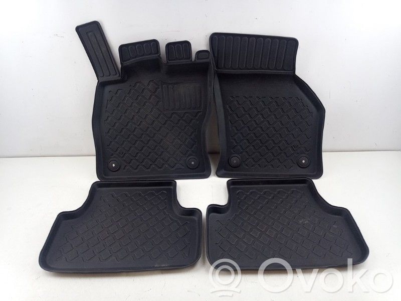 Volkswagen Golf VII Set covorașe auto 