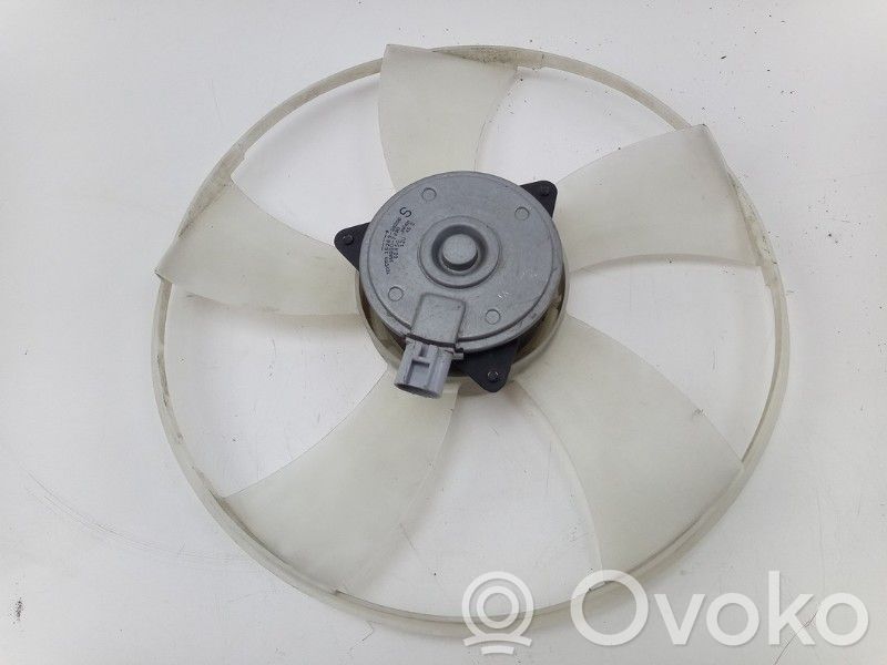 Toyota Verso-S Wentylator / Komplet 
