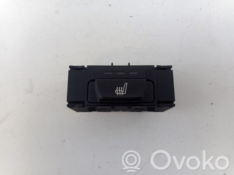 BMW 5 G30 G31 G38 Comutator încălzire scaune 