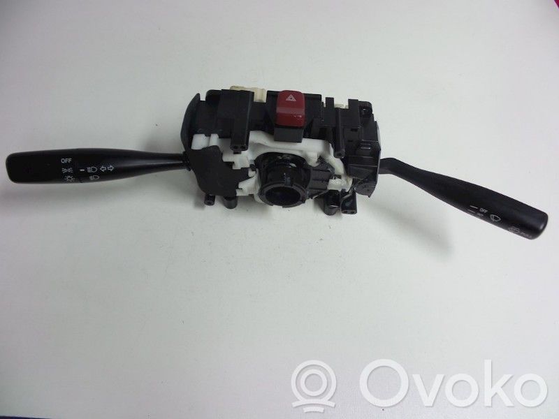 Suzuki Wagon R+ Steering wheel buttons/switches 
