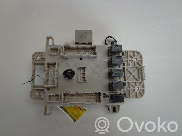 Toyota RAV 4 (XA20) Juego de caja de fusibles 