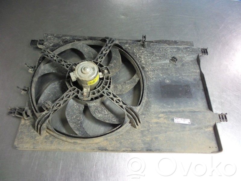 Opel Corsa D Wentylator / Komplet 