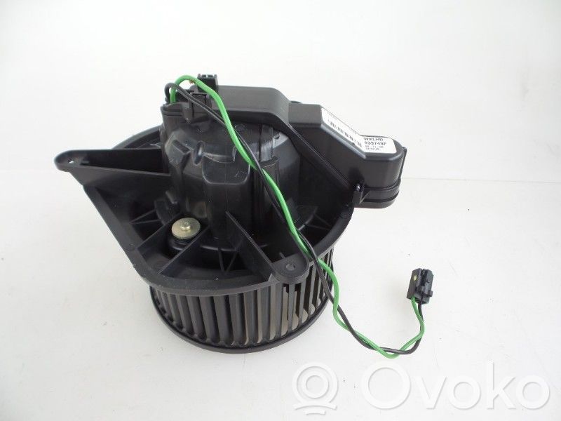 Heater fan/blower   05143099AA,05143099AA