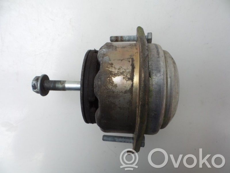 Porsche 911 993 Engine mount bracket 