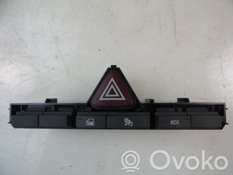 Opel Corsa D Botón interruptor de luz de peligro 