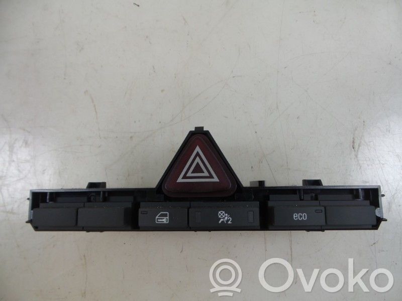 Opel Corsa D Botón interruptor de luz de peligro 