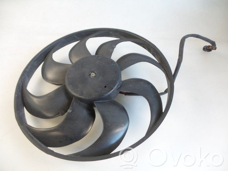 Peugeot 308 Ventilatoru komplekts 