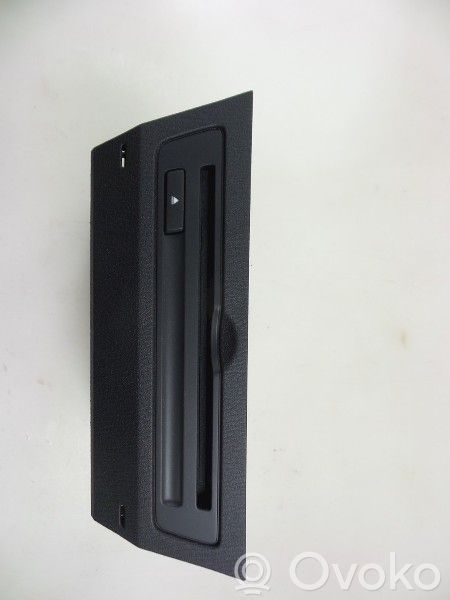 Mazda 2 Navigation unit CD/DVD player 