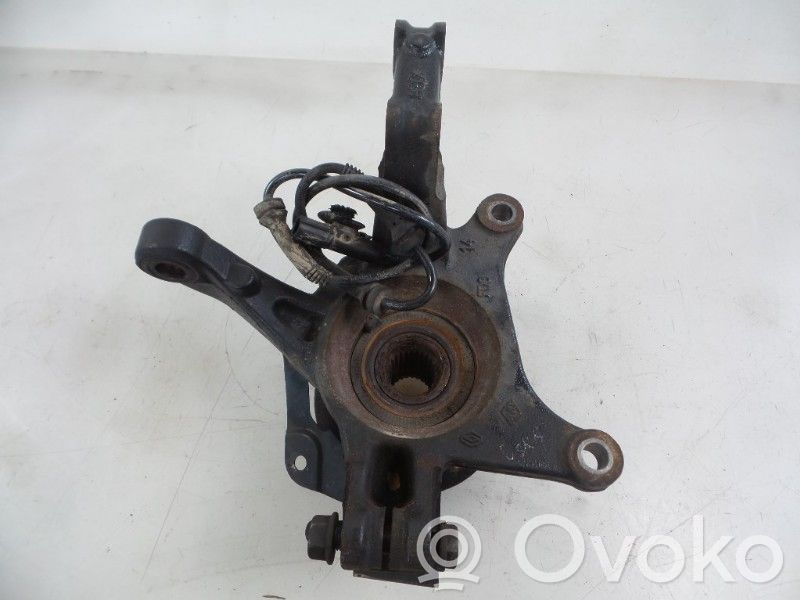 Front wheel hub spindle knuckle